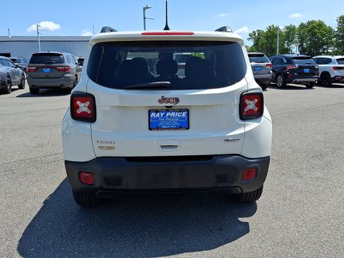 Used 2021 Jeep Renegade Latitude w/ Sun & Sound Group AWD/4WD image 5