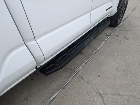 Used 2024 Toyota Tacoma TRD Off-Road image 31