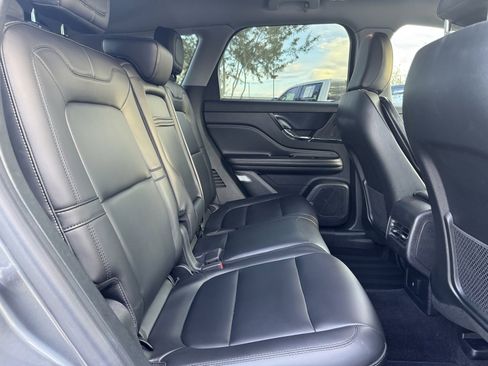 Used 2021 Lincoln Corsair Standard w/ Equipment Group 101A image 14