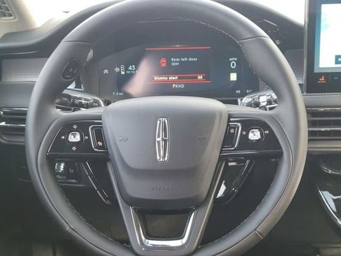 New 2026 Lincoln Corsair Premiere image 30