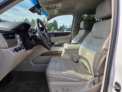 Used 2016 GMC Yukon Denali AWD/4WD image 25