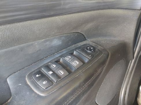 Used 2021 Jeep Grand Cherokee Laredo AWD/4WD image 27