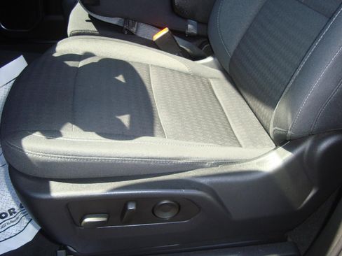 Used 2022 Chevrolet Silverado 1500 LT image 9