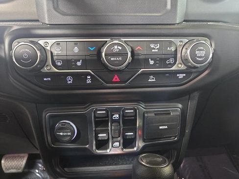 Used 2022 Jeep Wrangler Unlimited Sport AWD/4WD image 23