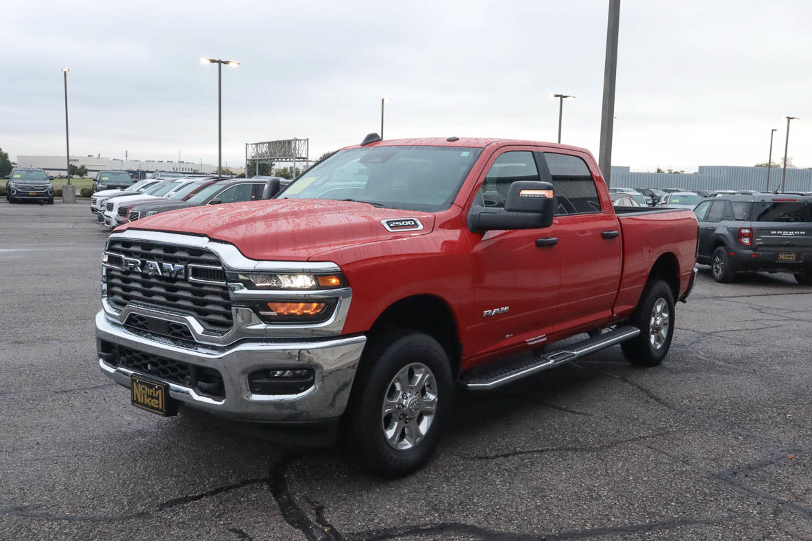 Used 2026 RAM 2500 Big Horn AWD/4WD image 3