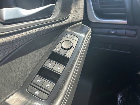 Used 2023 Nissan Rogue SV AWD/4WD image 8