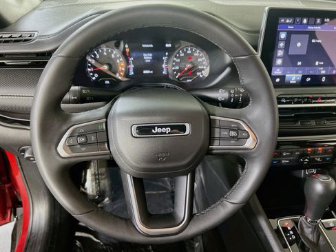 Used 2023 Jeep Compass Latitude w/ Convenience Group AWD/4WD image 11