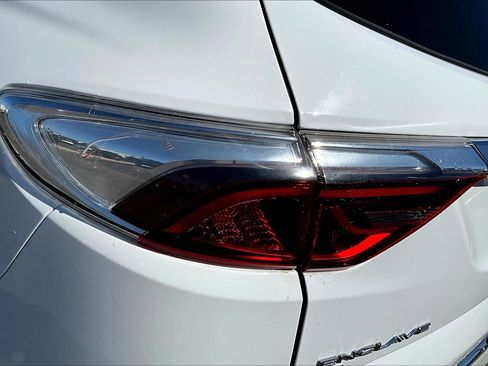 Used 2024 Buick Enclave Premium image 32