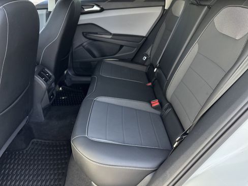 Used 2022 Volkswagen Taos SE FWD image 15