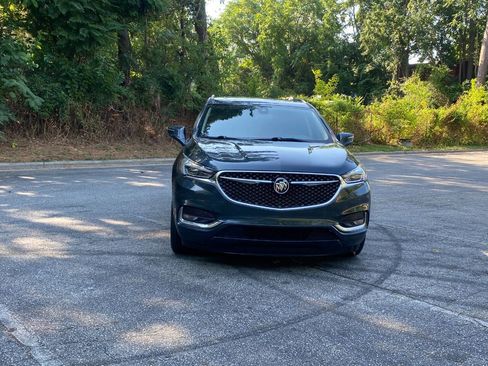Used 2020 Buick Enclave Avenir w/ Avenir Technology Package AWD/4WD image 2