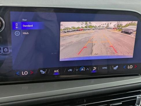 New 2026 Chevrolet Traverse LT image 13