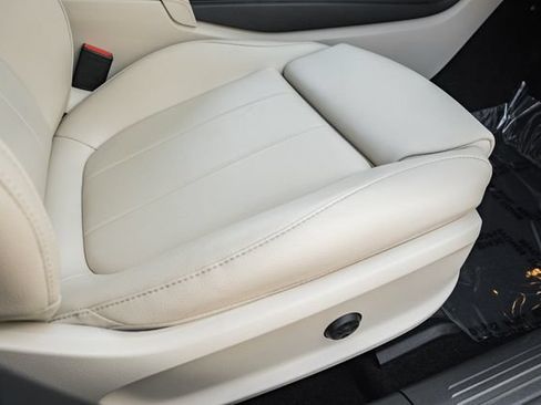 Used 2023 Mercedes-Benz CLA 250 4MATIC image 33
