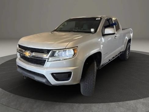 Used 2019 Chevrolet Colorado W/T w/ WT Convenience Package RWD image 4