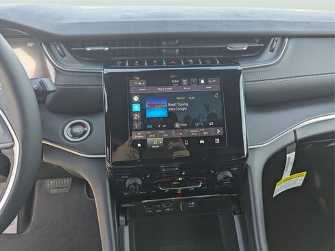 New 2025 Jeep Grand Cherokee Altitude image 26