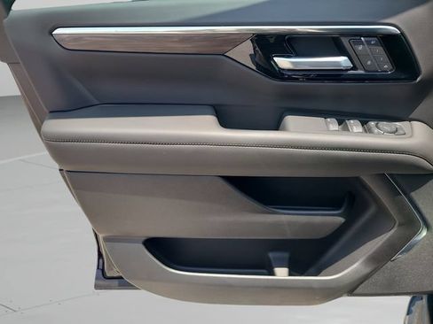 New 2026 Chevrolet Suburban LT w/ Comfort Package RWD image 21