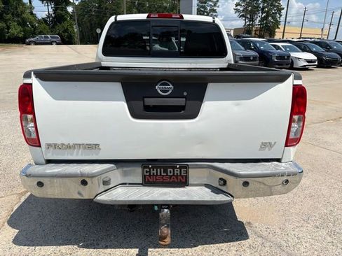 Used 2015 Nissan Frontier SV w/ SV Value Truck Package RWD image 7