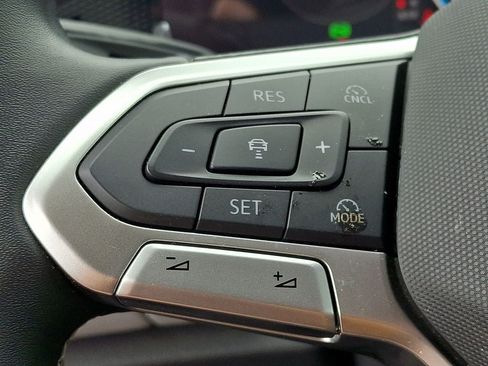 Used 2024 Volkswagen Atlas Cross Sport SEL R-Line AWD/4WD image 21