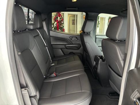 New 2024 Chevrolet Colorado LT w/ LT Convenience Package III image 17