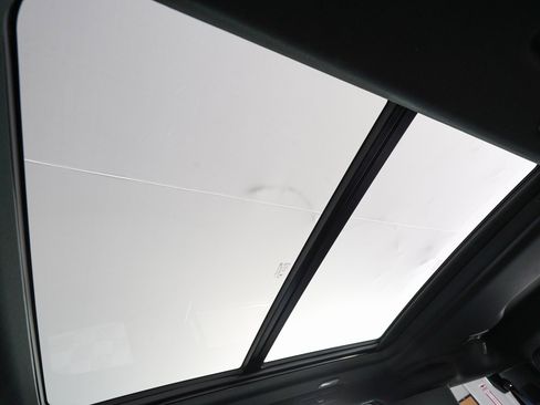 Used 2026 GMC Yukon Denali w/ Advanced Technology Package image 29