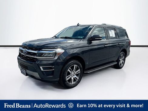 Used 2022 Ford Expedition Limited AWD/4WD image 3