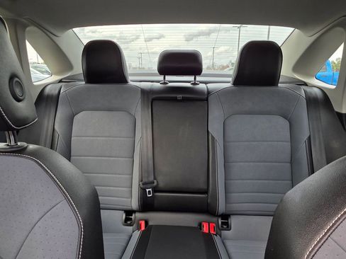 Used 2025 Volkswagen Jetta SE image 31