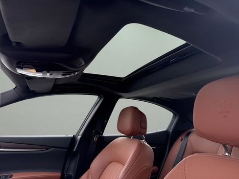 Used 2022 Maserati Ghibli Modena Q4 image 9