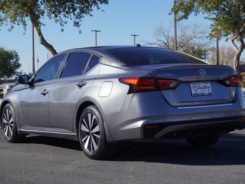 Used 2022 Nissan Altima 2.5 SV image 3