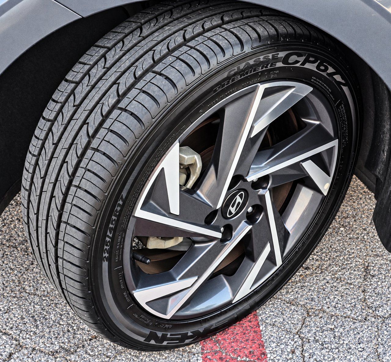 Used 2025 Hyundai Elantra SEL FWD image 9