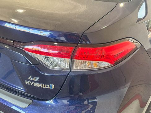 Used 2023 Toyota Corolla LE w/ Carpet Mat Package (TMS) FWD image 8