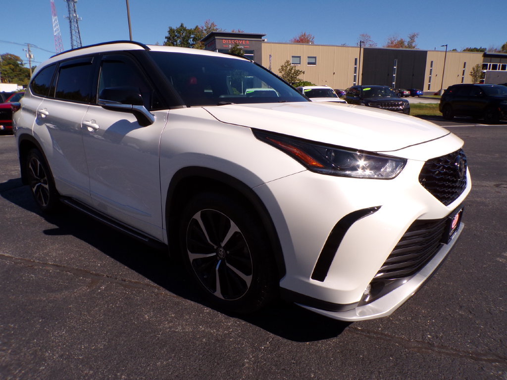 Used 2021 Toyota Highlander XSE AWD/4WD image 1