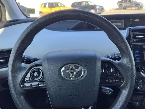 Used 2019 Toyota Prius LE image 30