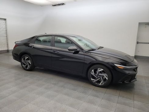 Used 2025 Hyundai Elantra Sport FWD image 11