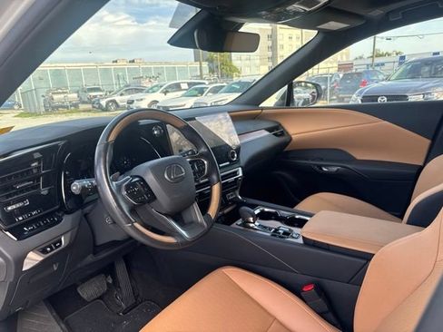 Used 2025 Lexus RX 350 Premium w/ Accessory Package (Z1) FWD image 11