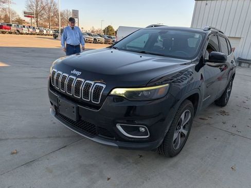 Used 2019 Jeep Cherokee Limited w/ Trailer Tow Group image 24