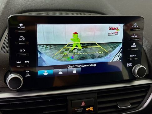 Used 2022 Honda Accord Sport image 5