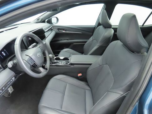 Used 2025 Toyota Camry XSE image 17