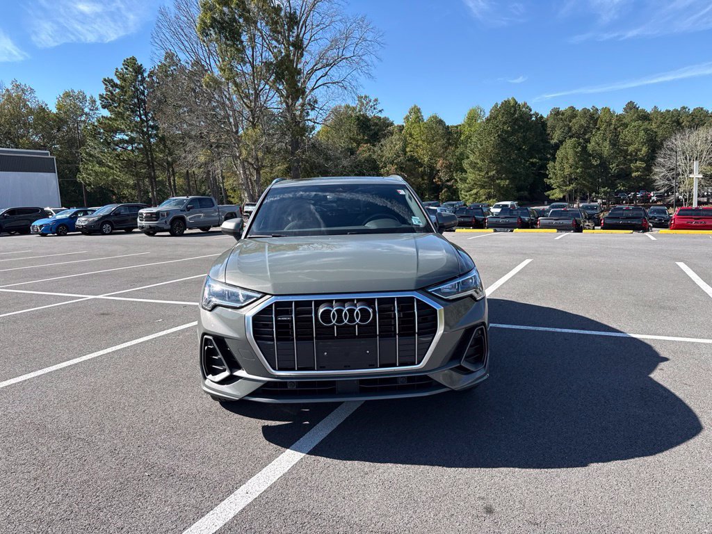 Used 2025 Audi Q3 2.0T Premium AWD/4WD image 2