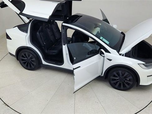 Used 2022 Tesla Model X image 81