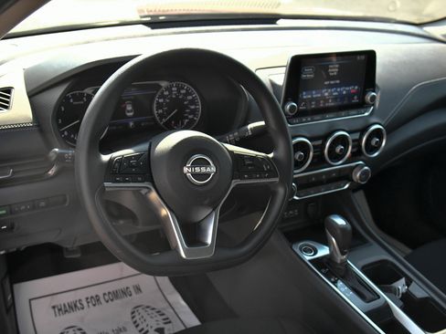 Used 2025 Nissan Sentra SV FWD image 14