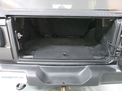 Used 2018 Jeep Wrangler Unlimited Sport S AWD/4WD image 28