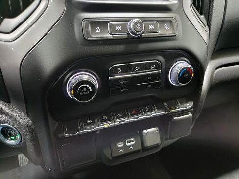 Used 2022 Chevrolet Silverado 1500 Custom Trail Boss AWD/4WD image 27