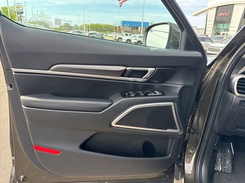 Used 2025 Kia Telluride S image 29