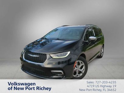 Used 2023 Chrysler Pacifica Limited