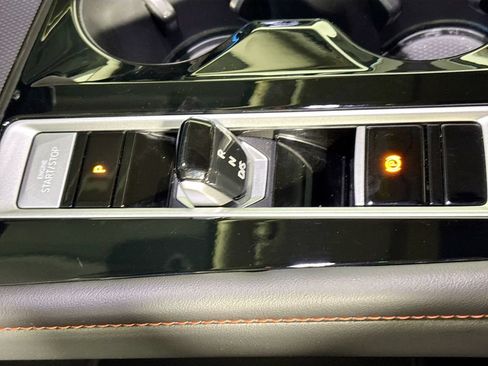 Certified 2025 Volkswagen Atlas Peak Edition SE AWD/4WD image 19