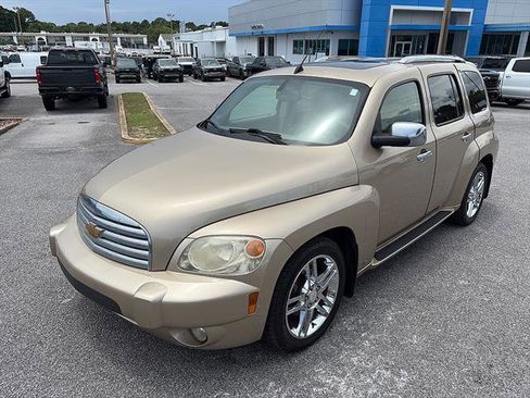 Used 2006 Chevrolet HHR LT w/ Preferred Equipment Group FWD image 2