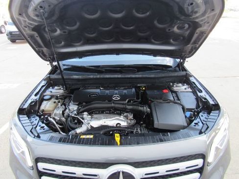 Used 2022 Mercedes-Benz GLB 250 w/ Premium Package Lite image 61