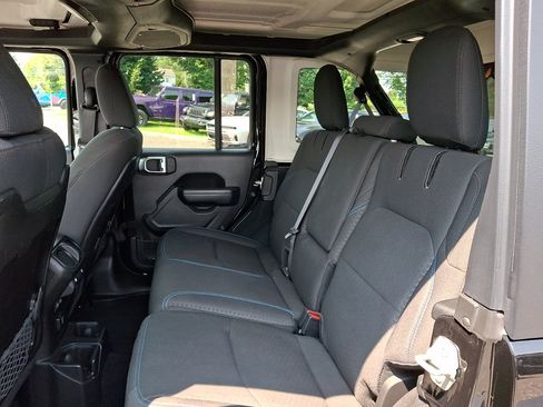 Used 2024 Jeep Wrangler Unlimited Rubicon 4xe w/ Convenience Group AWD/4WD image 20