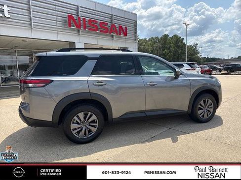 Certified 2025 Nissan Pathfinder SV FWD image 5