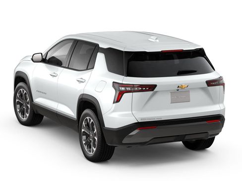 New 2026 Chevrolet Equinox LT w/ Convenience Package II image 2