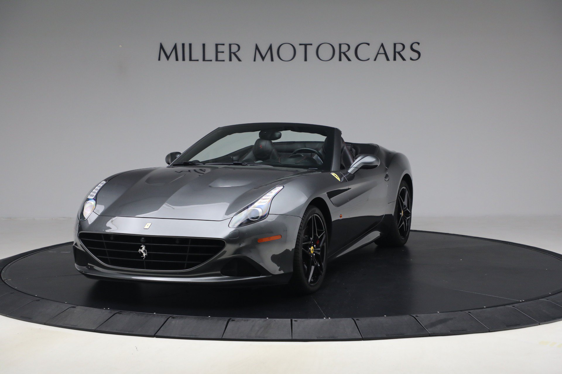 Certified 2015 Ferrari California T RWD image 1